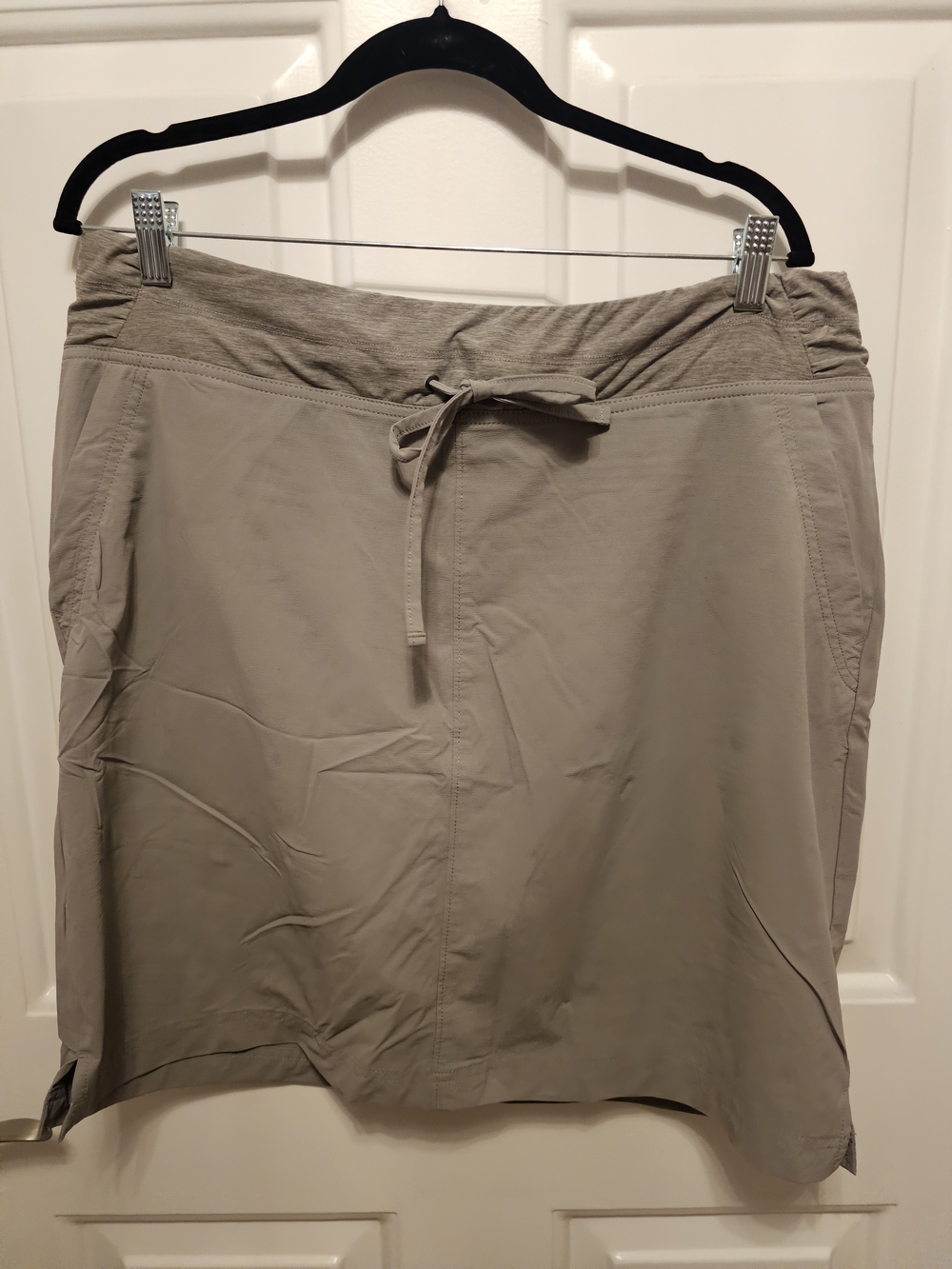 Duluth Trading Co Gray Drawstring Skort